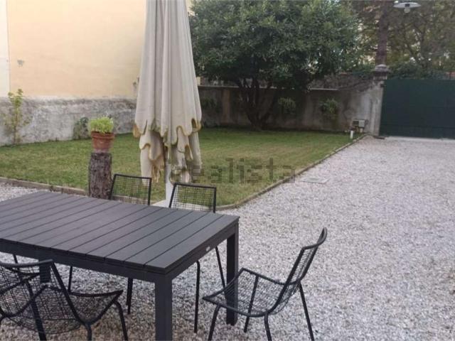 Villetta indipendente in affitto di 260 m²