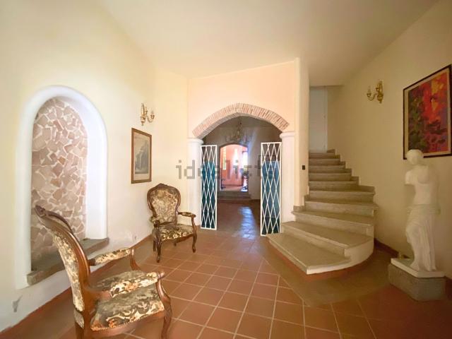 Villetta indipendente in affitto di 265 m² in Via Terravecchia Inferiore