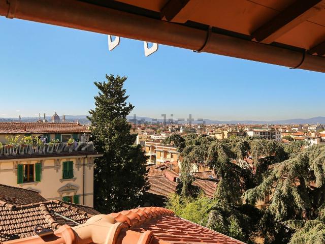 Villetta indipendente in affitto di 280 m² in Via Antonio Meucci