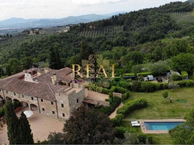 Villetta indipendente in affitto di 300 m² in Via Lilliano e Meoli, 50