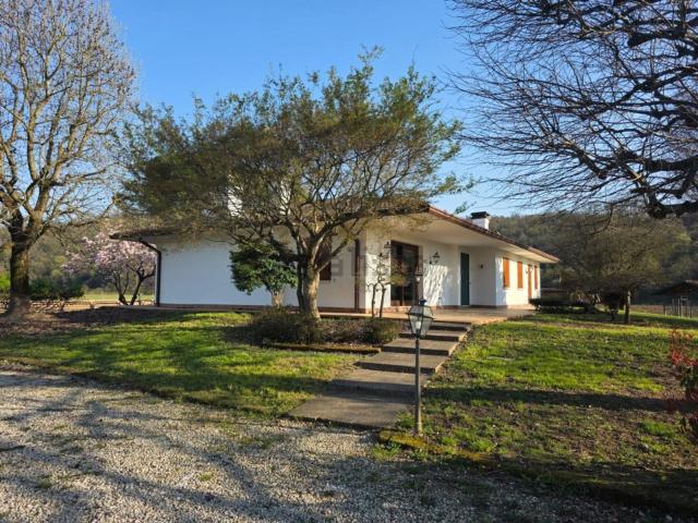 Villetta indipendente in affitto di 300 m² in Viale Sant&apos  Agostino, 589