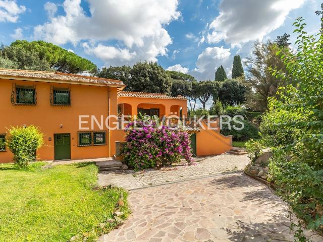 Villetta indipendente in affitto di 304 m² in Via dei Metelli