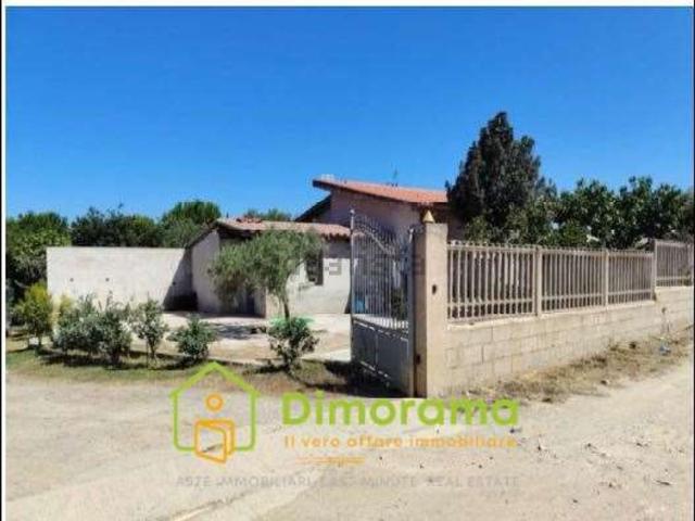 Villetta indipendente in vendita di 40000 m² in Via Is Uccheddus