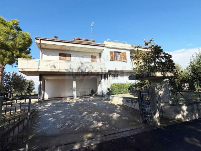 Villetta indipendente in vendita di 400 m²