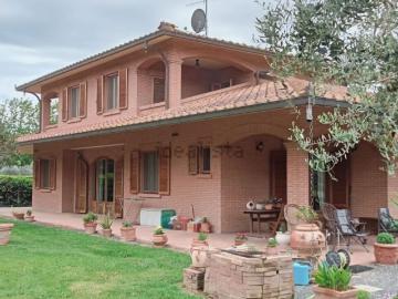 Villetta indipendente in vendita di 400 m²