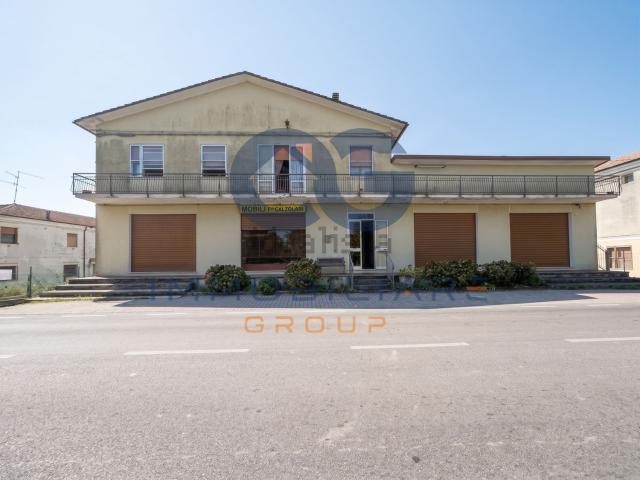 Villetta indipendente in vendita di 400 m² in Via Comunale, 47