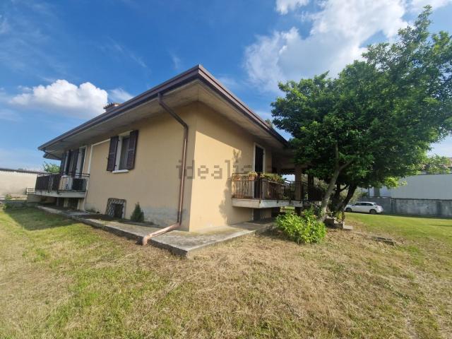 Villetta indipendente in vendita di 400 m² in Via Cà Brusà