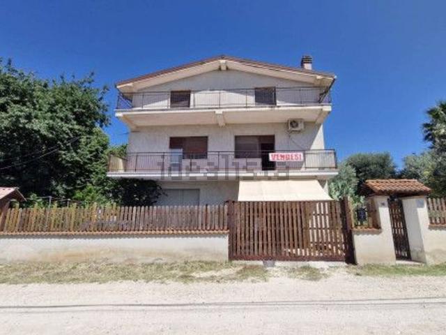 Villetta indipendente in vendita di 400 m² in Via Campomaggiore