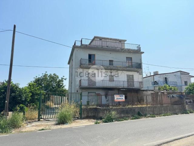 Villetta indipendente in vendita di 400 m² in Via Capri, 43