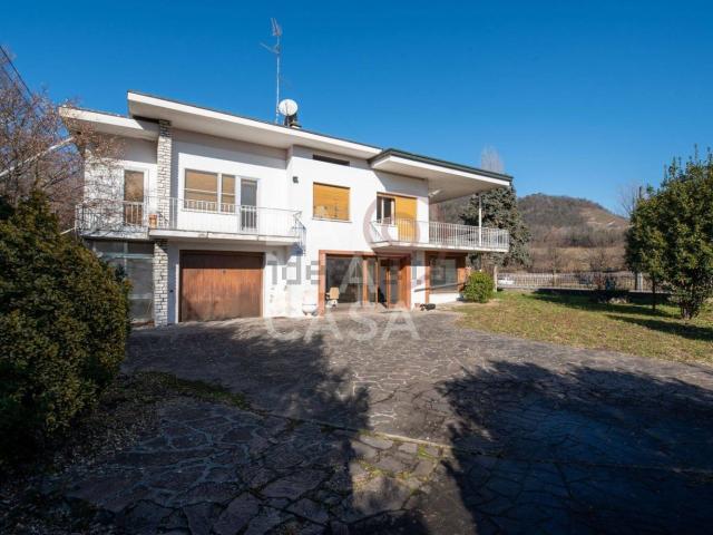 Villetta indipendente in vendita di 400 m² in Via Castelletto, 8