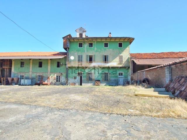 Villetta indipendente in vendita di 400 m² in Via Cesare Battisti