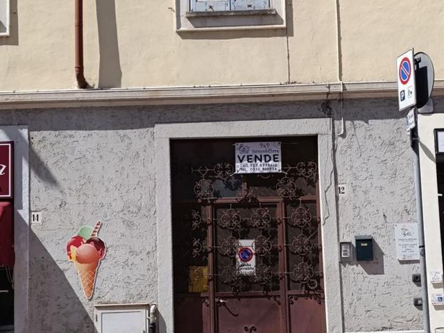 Villetta indipendente in vendita di 400 m² in Via Cesare Battisti, 6