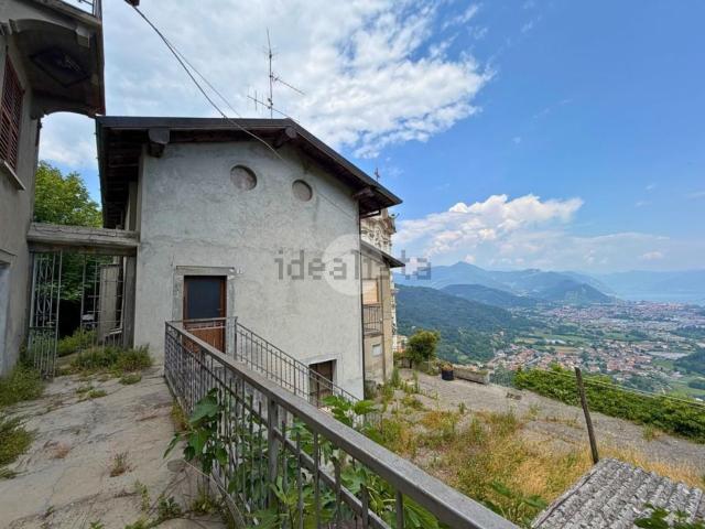 Villetta indipendente in vendita di 400 m² in Via CHIESA, 9