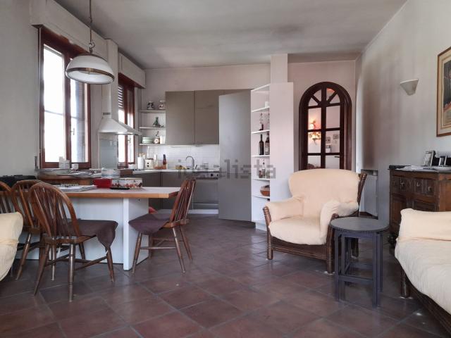Villetta indipendente in vendita di 400 m² in Via Ciro Menotti