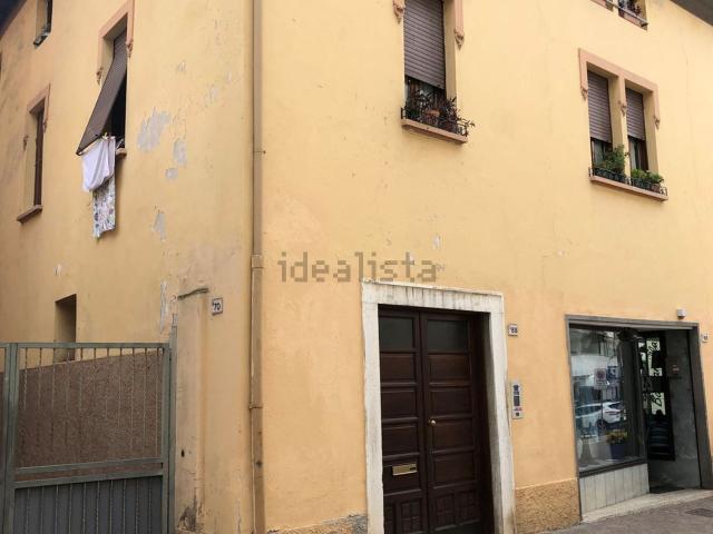 Villetta indipendente in vendita di 400 m² in Via Crivelli
