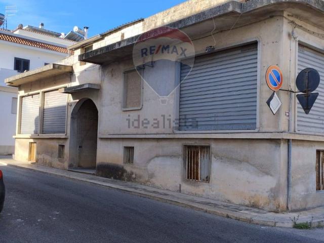 Villetta indipendente in vendita di 400 m² in Via Galileo Galilei