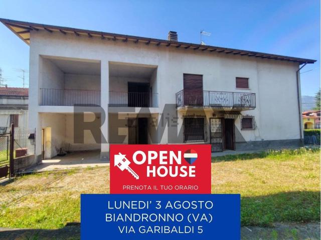 Villetta indipendente in vendita di 400 m² in Via Giuseppe Garibaldi, 5