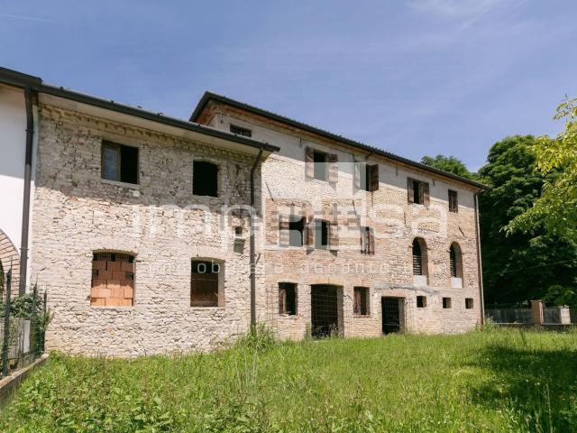 Villetta indipendente in vendita di 400 m² in Via Giannino Ancillotto, 16