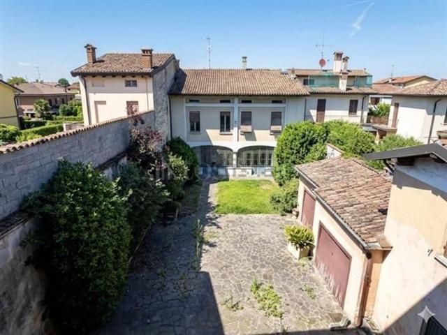 Villetta indipendente in vendita di 400 m² in Via Guglielmo Marconi
