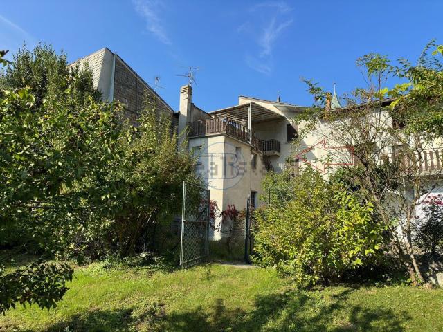 Villetta indipendente in vendita di 400 m² in Via Dante