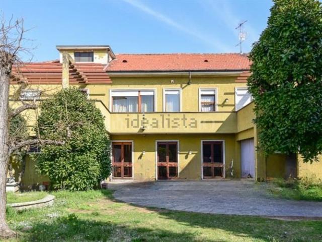 Villetta indipendente in vendita di 400 m² in Via Dante Alighieri