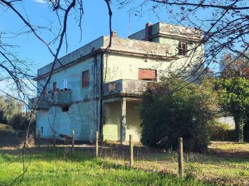 Anzio, Latina Lazio - Parcheggio auto