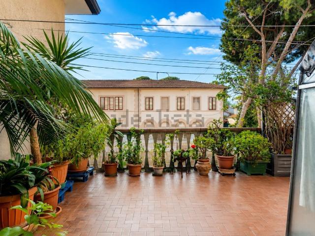 Villetta indipendente in vendita di 400 m² in Via dei Marmi