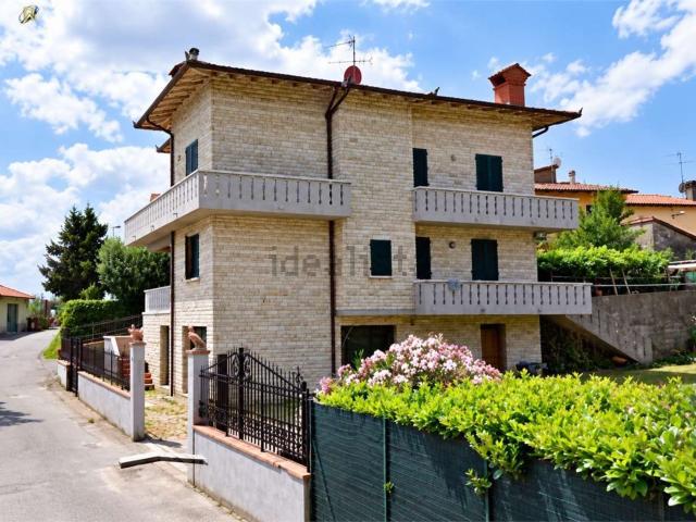 Villetta indipendente in vendita di 400 m² in Via del Palagio, 25