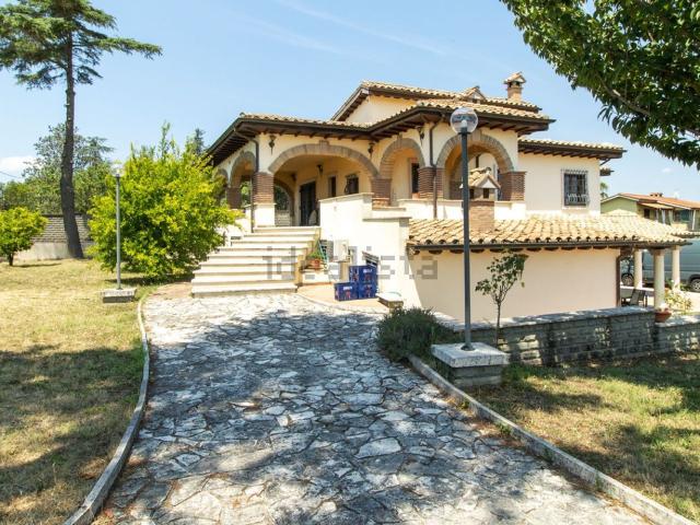 Villetta indipendente in vendita di 400 m² in Via della Merluzza, 150