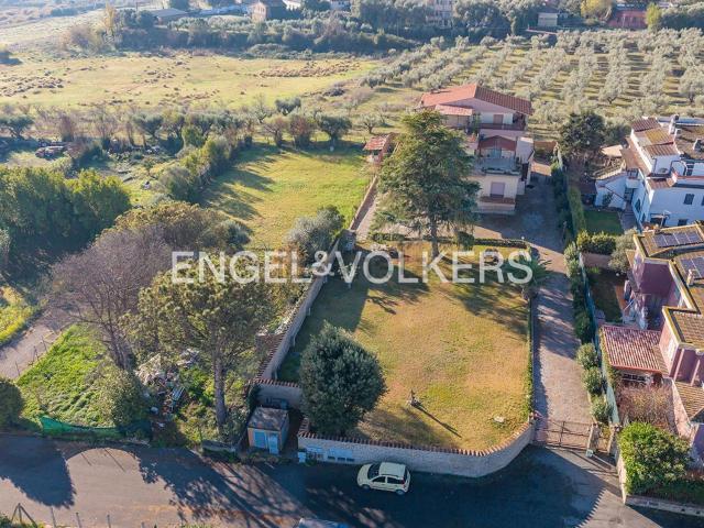 Villetta indipendente in vendita di 400 m² in Via della Pisana