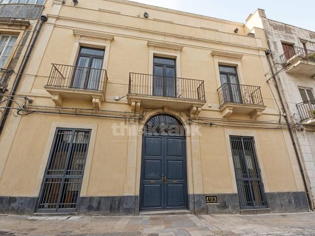 Villetta indipendente in vendita di 400 m² in Via Enrico Campisano
