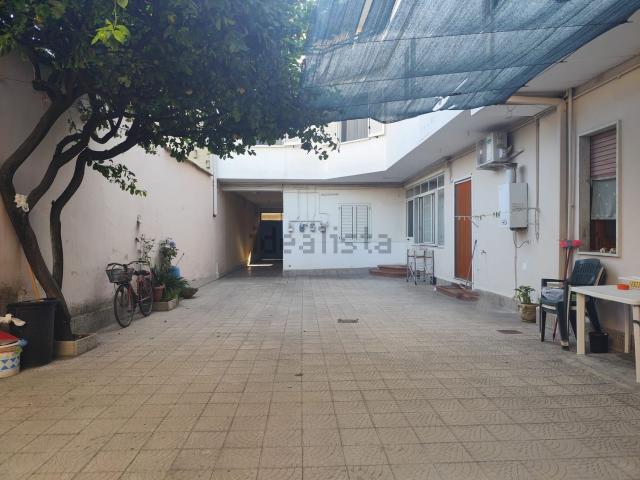 Villetta indipendente in vendita di 400 m² in Via Edoardo di Capua, 17
