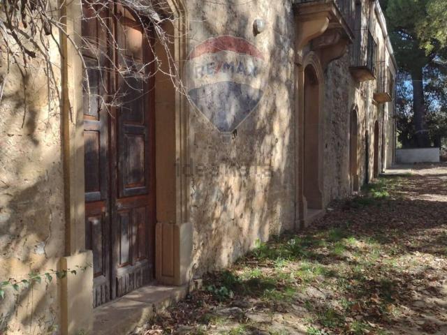 Villetta indipendente in vendita di 400 m² in Via Elio Vittorini, 10