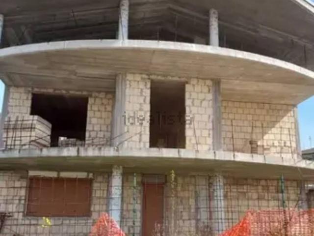 Villetta indipendente in vendita di 400 m² in Via F LLi Bandiera
