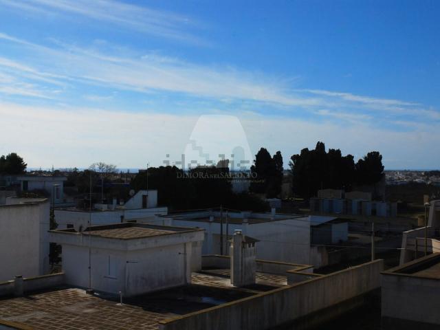 Villetta indipendente in vendita di 400 m² in Via Francesco Petrarca, 12