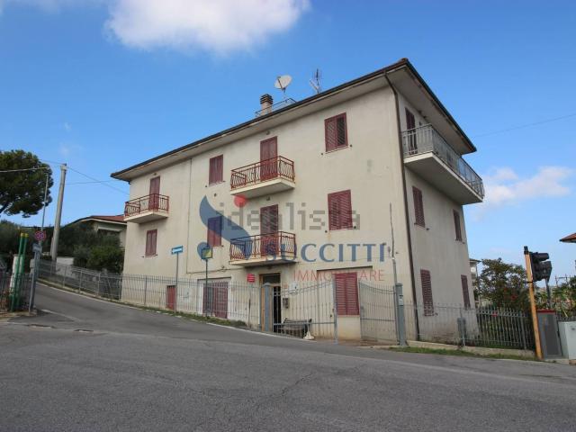 Villetta indipendente in vendita di 400 m² in Via Indipendenza