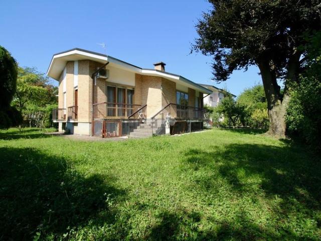 Villetta indipendente in vendita di 400 m² in Via Isonzo, 2