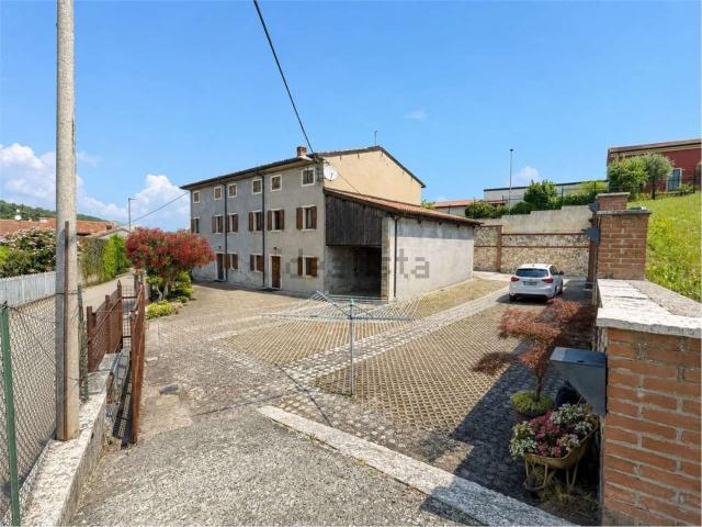 Villetta indipendente in vendita di 400 m² in Via Libertà