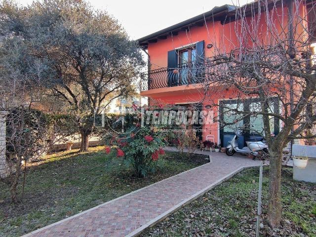 Villetta indipendente in vendita di 400 m² in Via Montà, 443