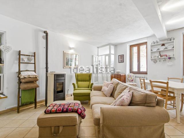 Villetta indipendente in vendita di 400 m² in Via Monteacuto, 18