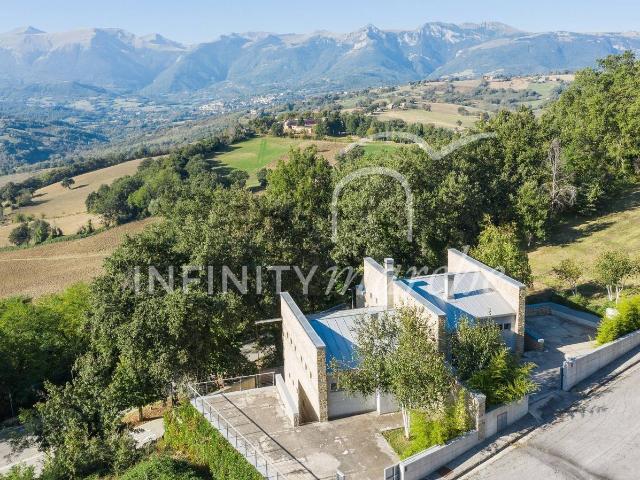 Villetta indipendente in vendita di 400 m² in Via Matteotti, 10