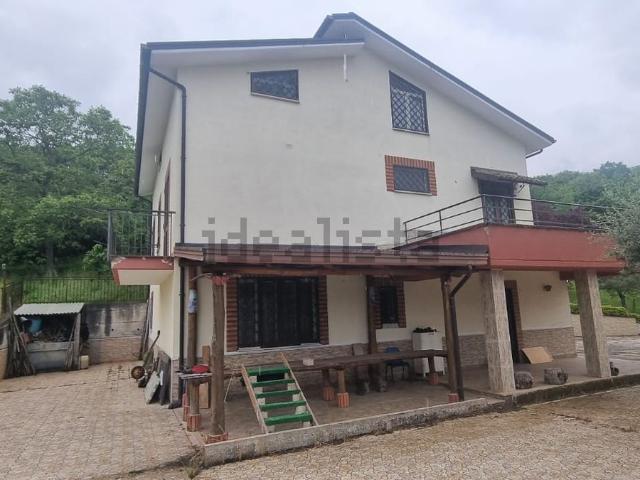 Villetta indipendente in vendita di 400 m² in Via Macchiusanella, 3