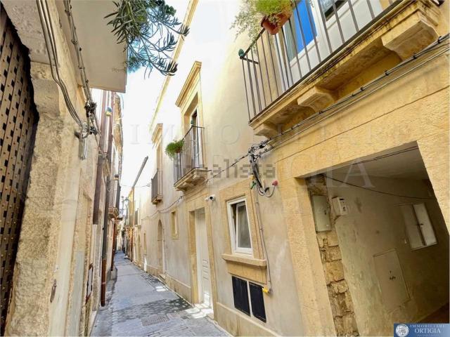 Villetta indipendente in vendita di 400 m² in Via Mario Minniti, 32