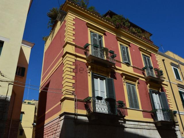 Villetta indipendente in vendita di 400 m² in Via Marsala