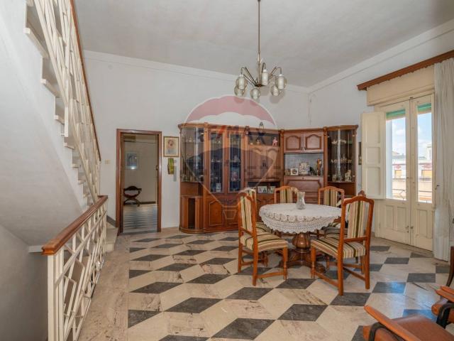 Villetta indipendente in vendita di 400 m² in Via N. Bixio, 46