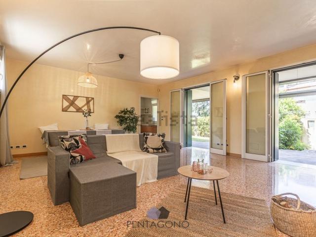 Villetta indipendente in vendita di 400 m² in Via Salce Giovanni, 2