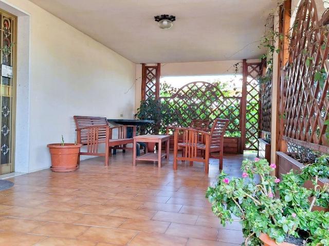Villetta indipendente in vendita di 400 m² in Via Sassari