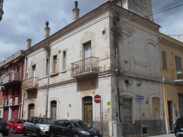 Villetta indipendente in vendita di 400 m² in Via Sicilia, 128