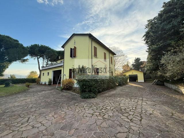 Villetta indipendente in vendita di 400 m² in Via Provinciale Sorrivoli