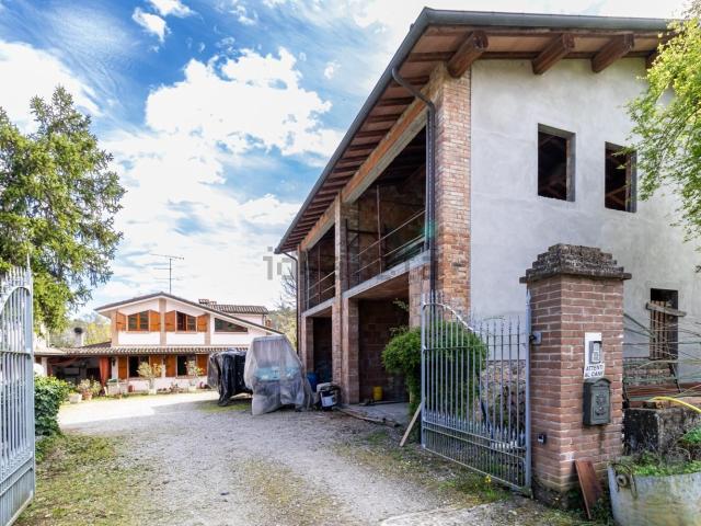 Villetta indipendente in vendita di 400 m² in Via Rodolfo Lori, 23